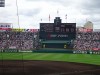 終えた若手のアナに小一時間も指導をしていたことだ。試合の合間の30分でも終わらず、次の試合の2回終わりまで助言をしていた。こうして一流が育てられるのだと感慨深いシーンであった