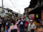 ステージ」も設けられています。「おわら風の盆」の悩ましさは、編笠で顔表情を隠した女性の手指の動きと濃厚な哀愁を漂わせる胡弓のメロディーでしょう。その胡弓ですが、本来の弓は