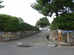 自己満足するしかない。写真は「招賢閣」が近くにあったであろう「英雲荘」の現在。干拓前の海岸線がこの辺りとされるから、もしや埋立の三田尻港からこの地まで小運河があったのかも