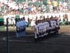 延岡学園の勝利。行った甲斐があったということだ。試合終了後は隣と前の一見さん達と堅い握手をして離散。ここにも甲子園の観客席ドラマがあるのだ。今年の延岡学園は例年の県代表と
