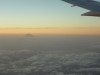 天候は台風一過の爽快で、揺れもせず、世界文化遺産の富士山も拝むことができ、快適至極の空であった。7時15分に福住のてんぷら「みかわ是山居」を予約していたので、東京駅から少しの
