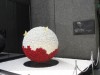 ようだ。円高の影響だろうが、仲良くすれば観光バスが中央通りを席巻するであろうに・・・。写真はミキモトの前のプリザーブド?・・・帝国のマネ? それこそ円高ということで真珠などが