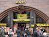 モニュメント擬きものです。元薩摩藩士の森有礼(もりありのり)が1875年、銀座尾張町に創設した商業学校であり、現在の一橋大学の源流だそうです。設立資金は彼の渋沢栄一が関与している