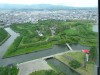 土方歳三に手を合わせて向かったのが五稜郭です。写真は五稜郭タワーの展望台から見下ろしたものです。タワーの仕掛けは東京タワーを真似ているようです。以外にそうは広くないので堀