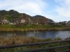 写真はその河津川のほとりの桜木。下段左の写真は、下田柿崎の弁天島からペリー艦隊のポーハタン号に乗り渡米しようとした憂国の志士・吉田松陰とその弟子・金子重之輔の像。ふたりは