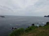 →に登場するくらいに猛暑地だが、1カ月前は曇天で気温はマズマズ。(翌日の京都はとんでもない暑さだったが)。写真はその海岸線。波は凪で、江戸の末期、この海を高田屋嘉兵衛の北前船