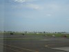 丘珠空港は陸上自衛隊と民間の共用飛行場です。自衛隊の輸送ヘリらしき数機が並んでいました。空港内は流石に沈鬱な雰囲気に覆われおりました。キャンセル待ちが叶ったので急いで手荷
