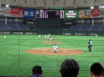 で勝利。12日の2日目も午後開始。相手は彼の東海大学であり、巨人の原監督や菅野投手など多くの有名プロ野球選手を輩出している名門古豪である。写真は、その東海大学との熱戦で、タイ