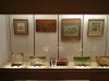 してきたが、さすがにここは上品だ。絵画や竹製の一輪ざしもさり気無く壁にあり。秋の風情の品が主体であったから、季節で展示を変えるのであろう。魯山人にあまりに頼り過ぎた接客の