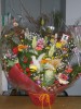 標縄以外で正月に欠かせないものに生花がある。花はそれらの魅力から古くより鑑賞されてきた。地球上のあらゆる所で、遺跡や壁画、紋章などに見られる。品種改良も高度で盛んなのであ