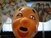 「くまモン」扇子だけじゃありませんぞ! 「ひこにゃん」だって、「ARASHI」だってあるんじゃ。最近の「ニシタチ散策」でゲットした祭り?の面。写真以外に「加藤ちゃ」や「布袋さん」もあ